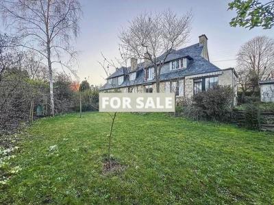 Detached House with Garden