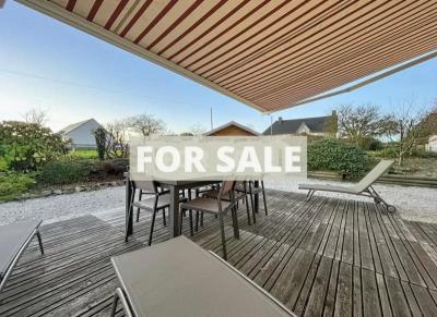 Detached House with Garden in Lovely Location