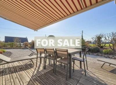 Detached House with Garden in Lovely Location