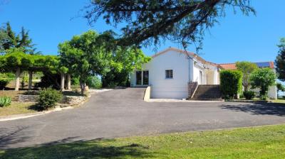 Renovated Villa With Independent Studio, Swimming Pool