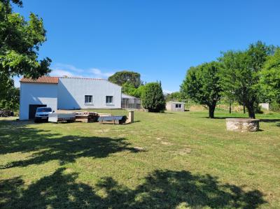 Renovated Villa With Independent Studio, Swimming Pool
