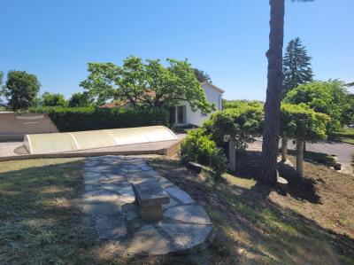 Renovated Villa With Independent Studio, Swimming Pool