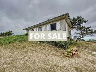Detached Sea Front Property With Open View