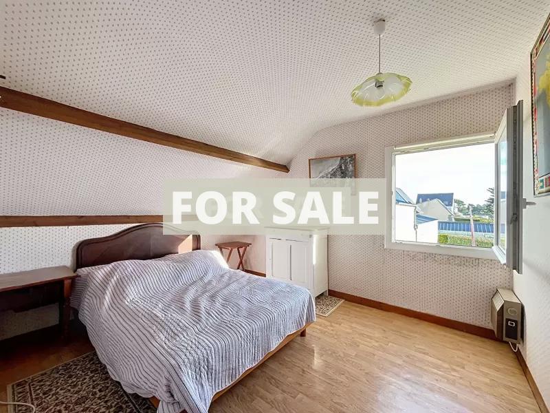 Detached House with Garden by the Coast