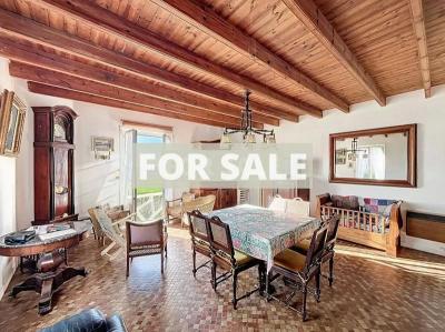 Detached House with Garden by the Coast