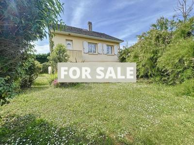 Detached House with Garden by the Coast