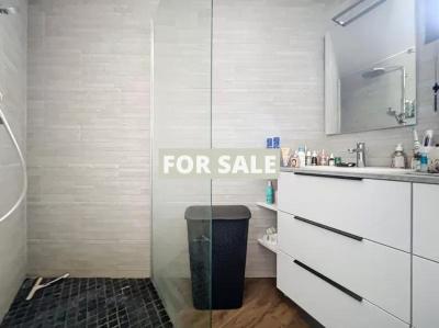 Detached House with Garden by the Coast