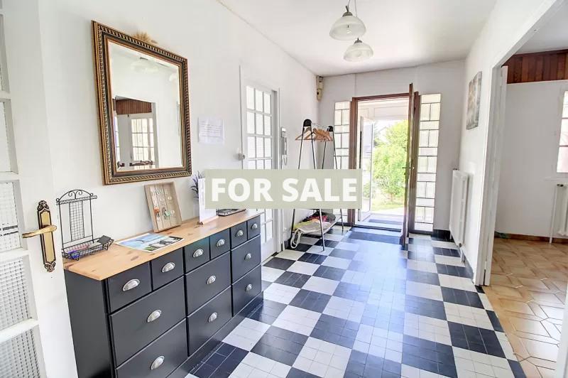 Detached Coastal House with Landscaped Garden