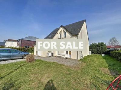 Detached House with Garden by the Coast