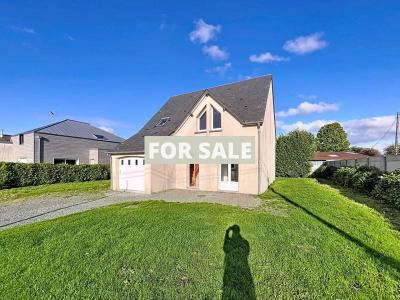 Modern Detached House with Garden