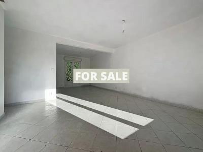 Modern Detached House with Garden