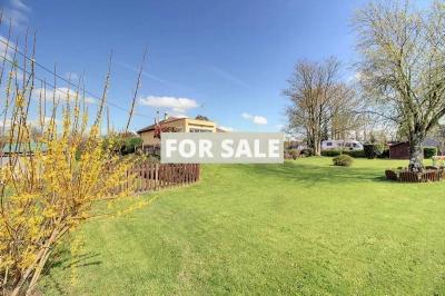 Detached House with Landscaped Garden