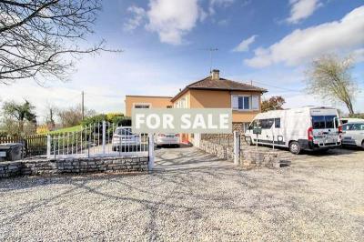 Detached House with Landscaped Garden