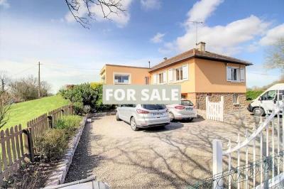 Detached House with Landscaped Garden