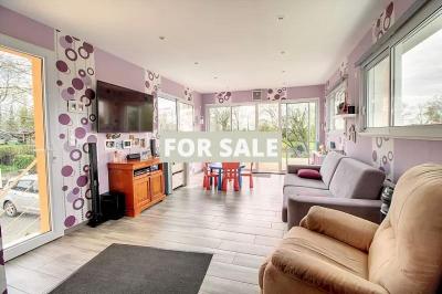 Detached House with Landscaped Garden