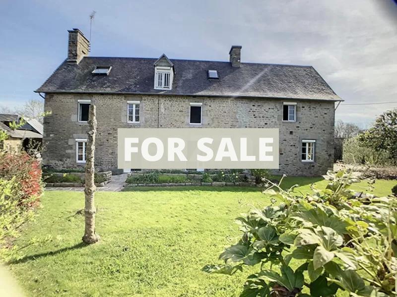Main Photo of a 6 bedroom  Country House for sale