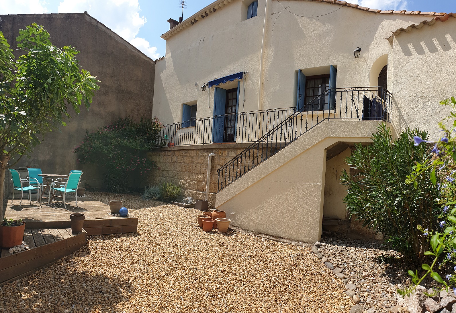 Main Photo of a 4 bedroom  Villa for sale