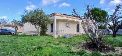 Single Storey Villa With Pool, Fruit Trees and Garden