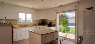 Single Storey Villa With Pool, Fruit Trees and Garden