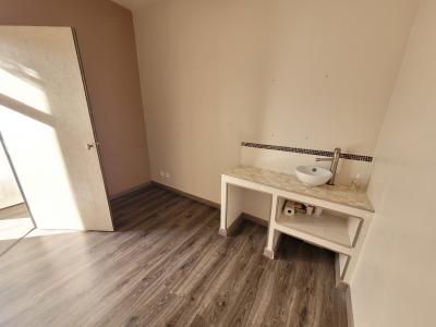 Commercial Premises With Shop Window