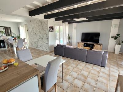 Detached Villa with Open Countryside Views