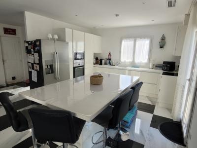 Recently Built Villa with Lovely Pool in Gardens