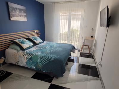 Recently Built Villa with Lovely Pool in Gardens