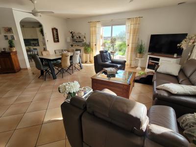 Superb Single-Storey Villa Plus Converted Garage