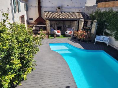 Renovated Villa With Heated Swimming Pool