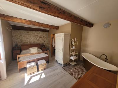 Renovated Villa With Heated Swimming Pool