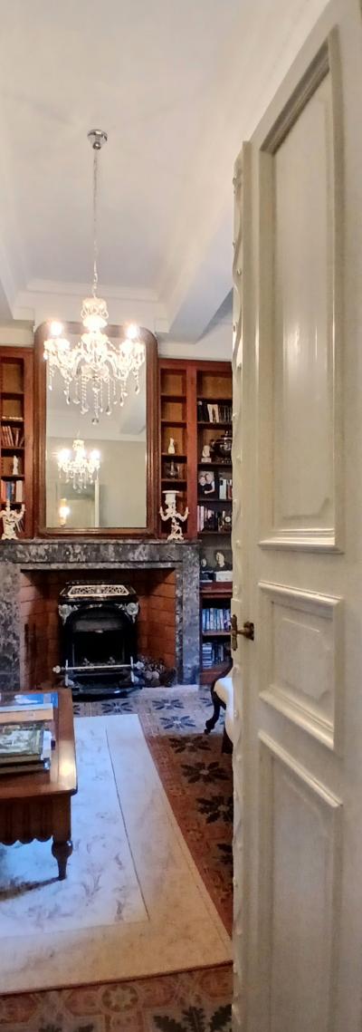 Impressive Maison-de-Maitre with Guest Gite and Pool