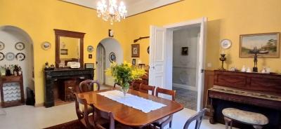 Impressive Maison-de-Maitre with Guest Gite and Pool