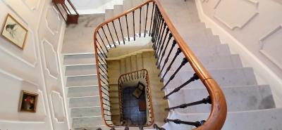 Impressive Maison-de-Maitre with Guest Gite and Pool