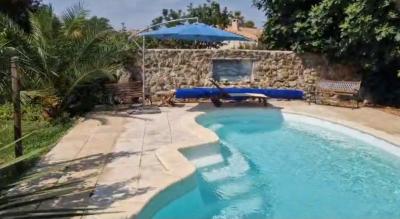 Impressive Maison-de-Maitre with Guest Gite and Pool