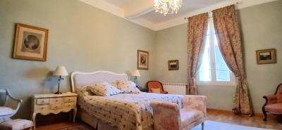 Impressive Maison-de-Maitre with Guest Gite and Pool