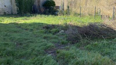 Attractive Serviced Building Plot with Planning Permission