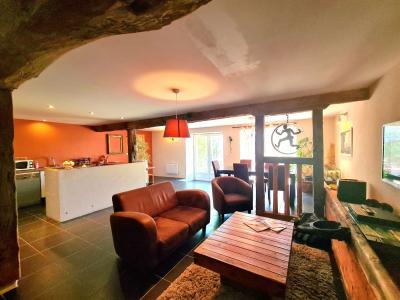 Beautiful Domain With Main House Guest House with Land and Open Views