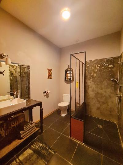 Beautiful Domain With Main House Guest House with Land and Open Views