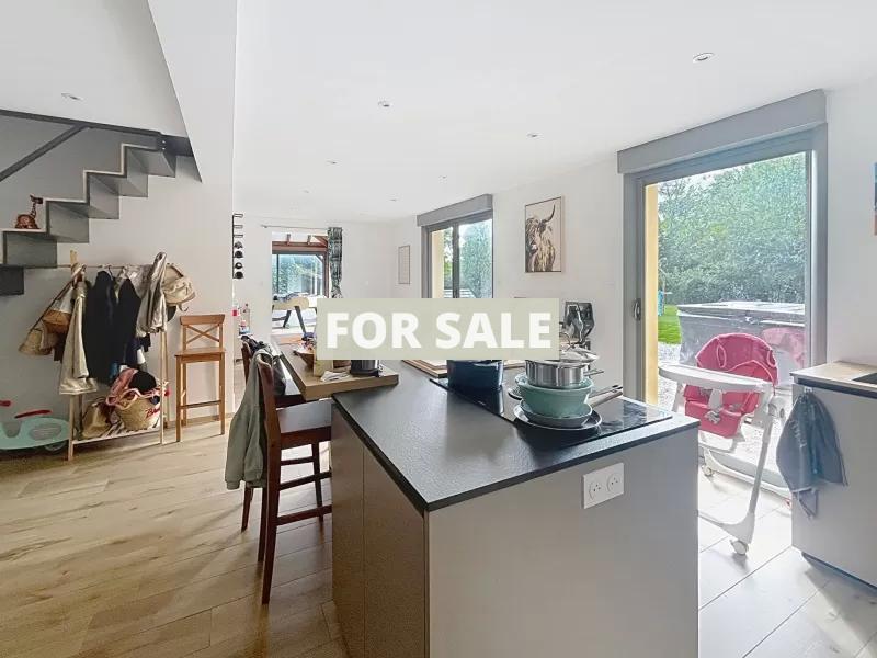 Detached Country House with Outbuilding