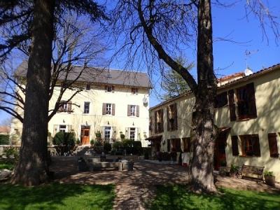 Pretty Walled Domaine With Main House, Guest Gites , Pool