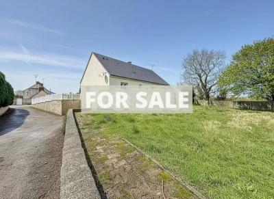 Detached House with Garden by the Coast