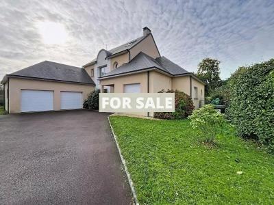 Detached House with Landscaped Garden