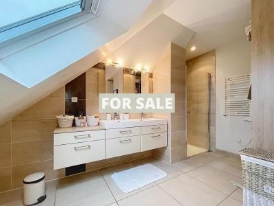 Detached House with Landscaped Garden