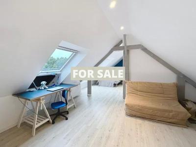 Detached House with Landscaped Garden