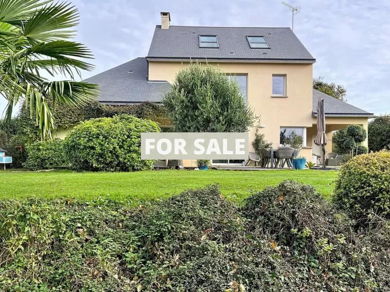 Detached House with Landscaped Garden