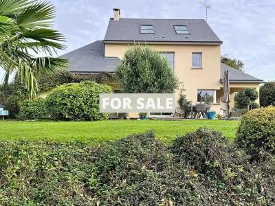 Detached House with Landscaped Garden