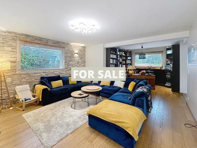 Detached House with Landscaped Garden