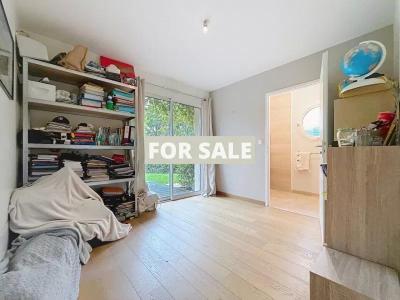 Detached House with Landscaped Garden