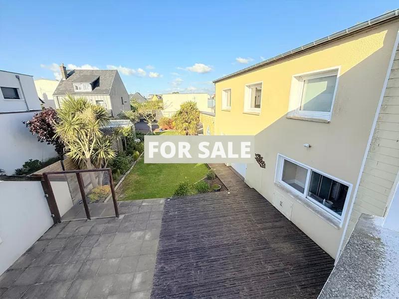 Lovely Family Home in Coastal Town