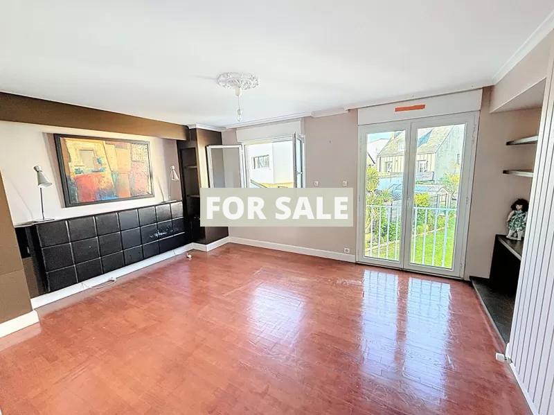 Lovely Family Home in Coastal Town